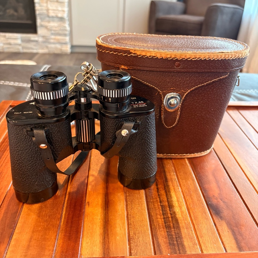 Vintage Swift Triton 7 X 35 Binoculars Model No. 748 With Case